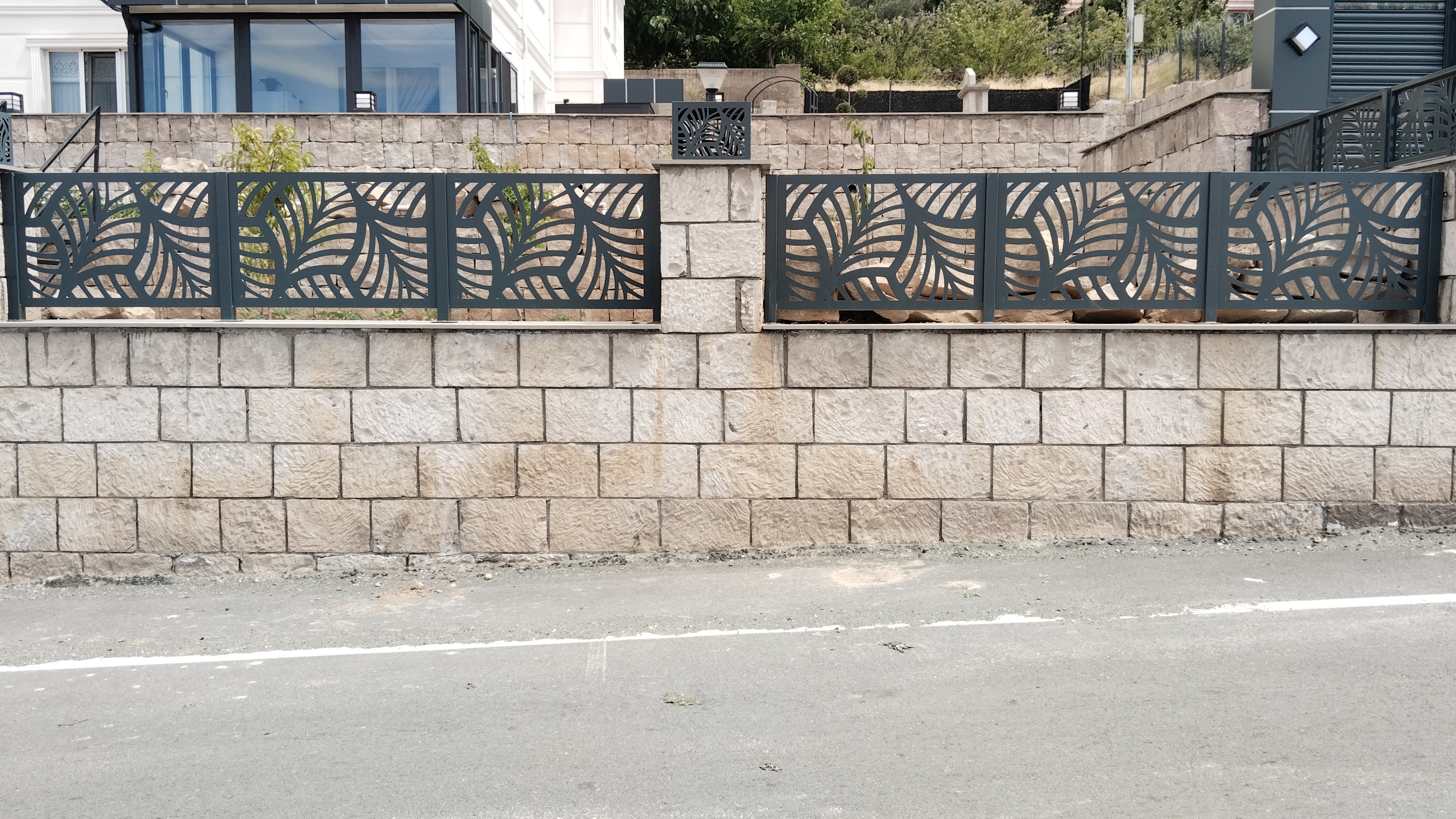 Bahçe Duvarı